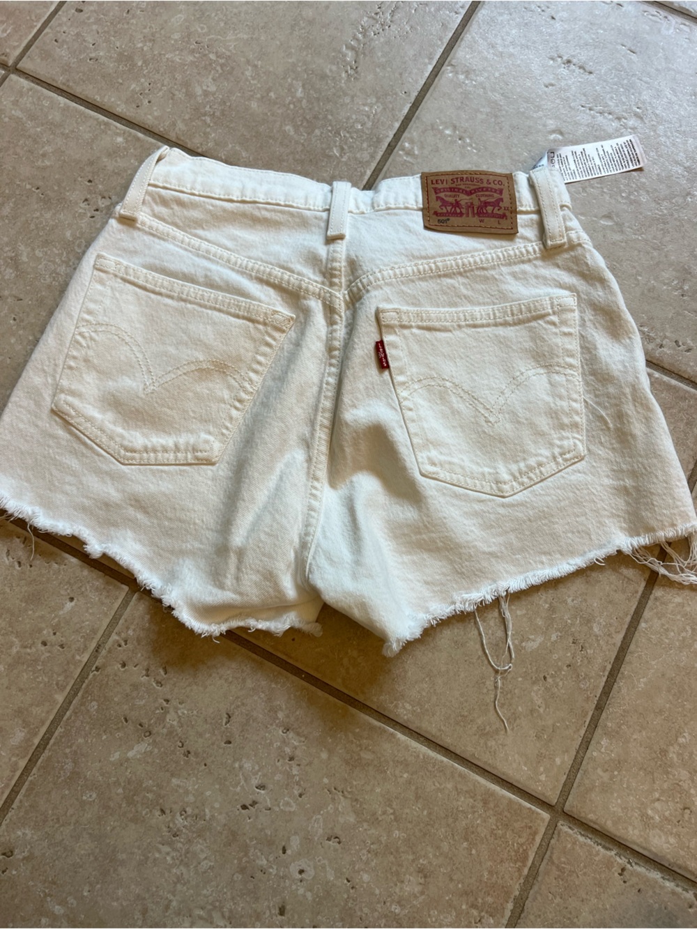 Levi’s shorts - Picture 2 of 2
